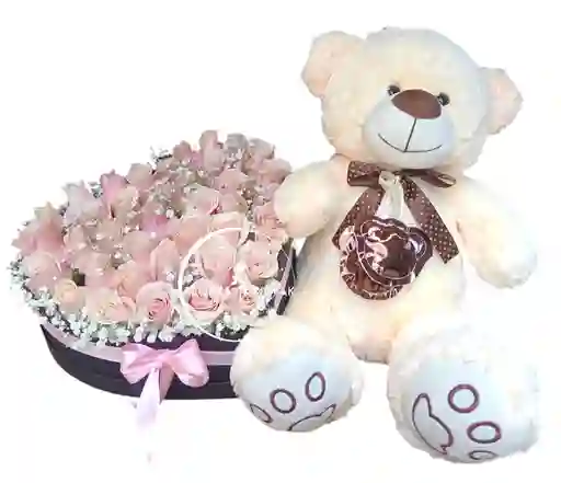 Flores En Corazón Rosado Y Oso De Peluche Miel.