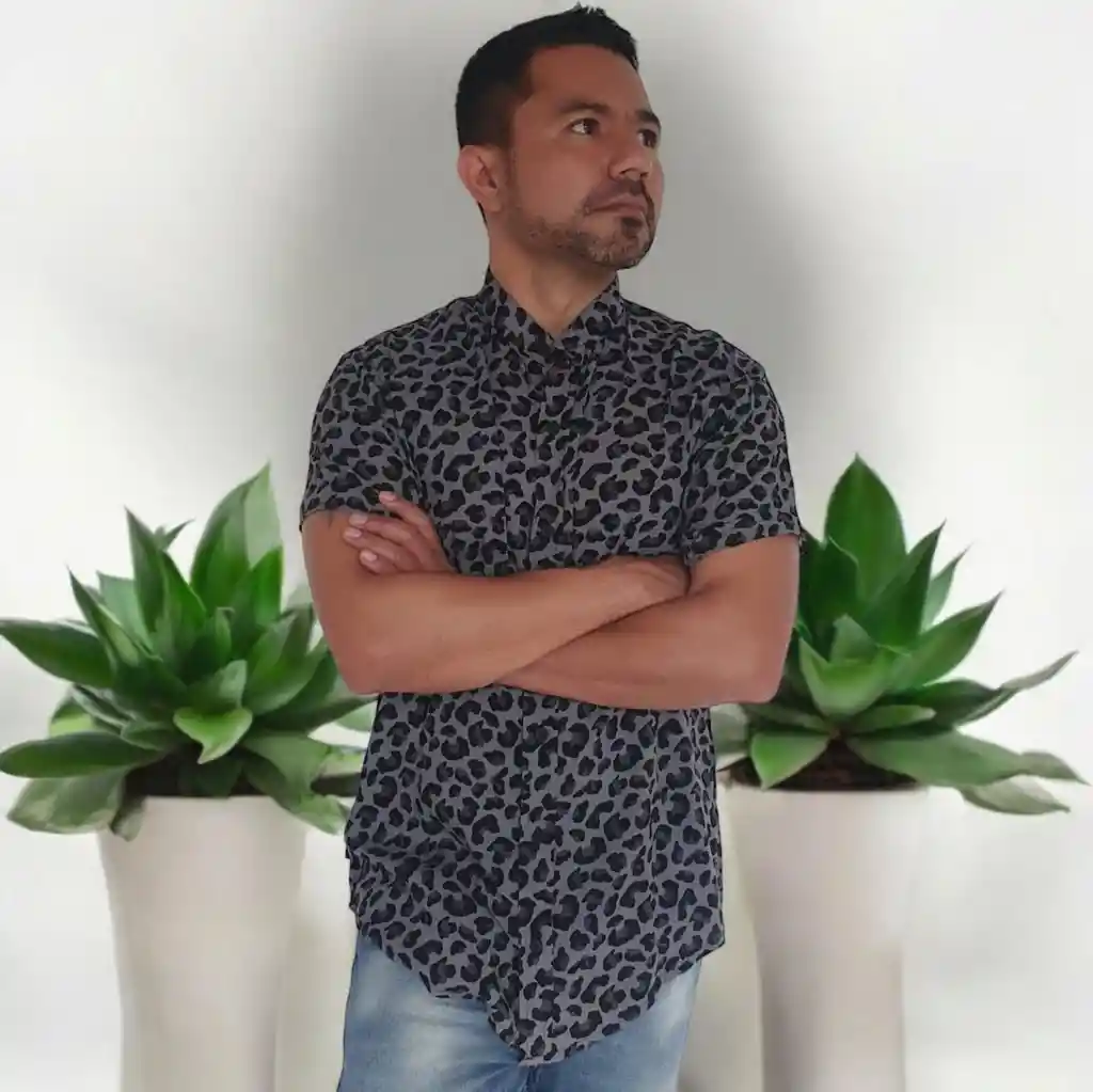 Ultima Unidad!! Camisa Chalís Para Hombre Talla L Formas