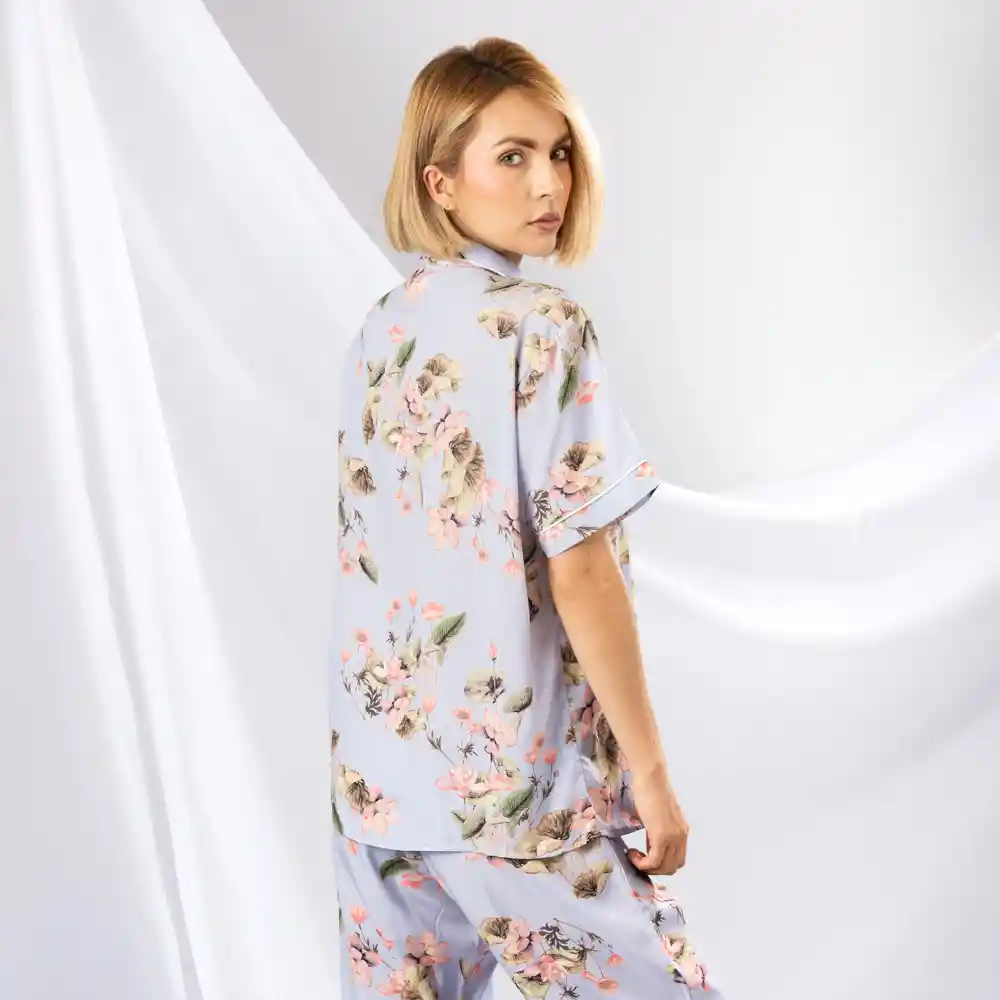 Pijama Tres Pieza Estampada De Flores- Talla S Lila