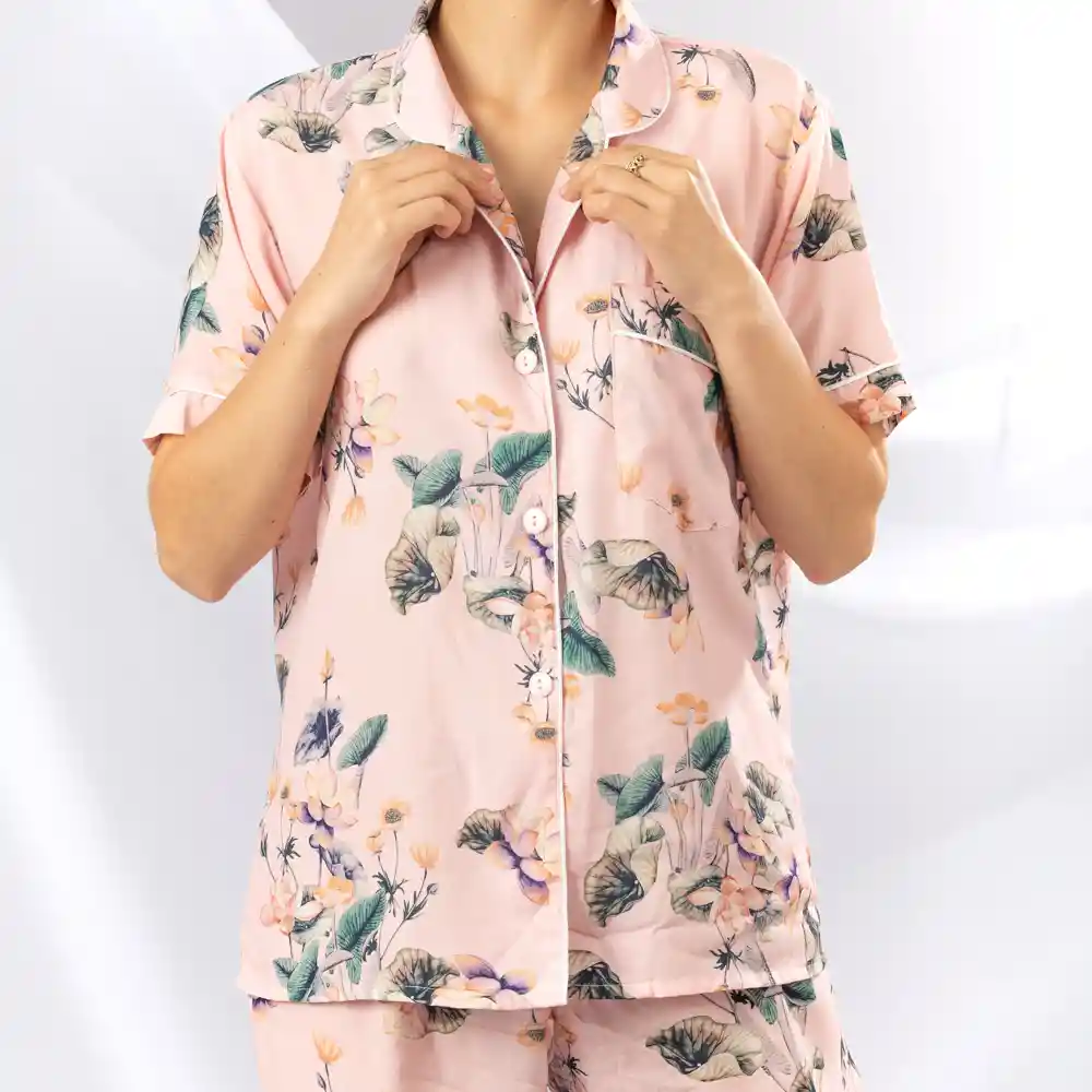 Pijama Tres Pieza Estampada De Flores- Talla M Rosado