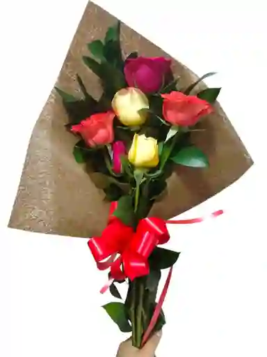 Bouquet De 6 Rosas De Colores Follaje Verde