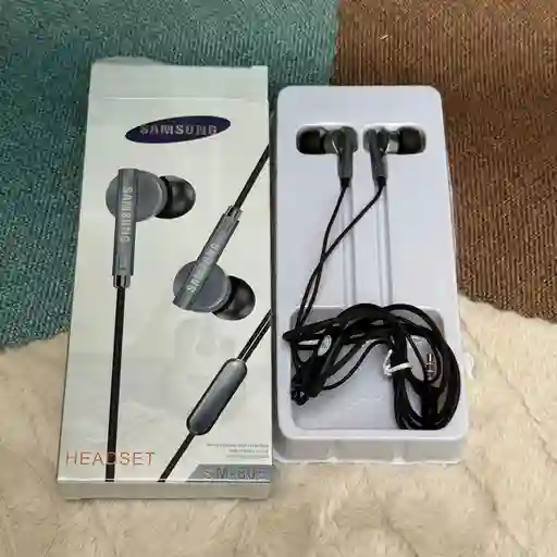 Audifonos Samsung Con Microfono 3.5mm Entrada Plus / Sm805