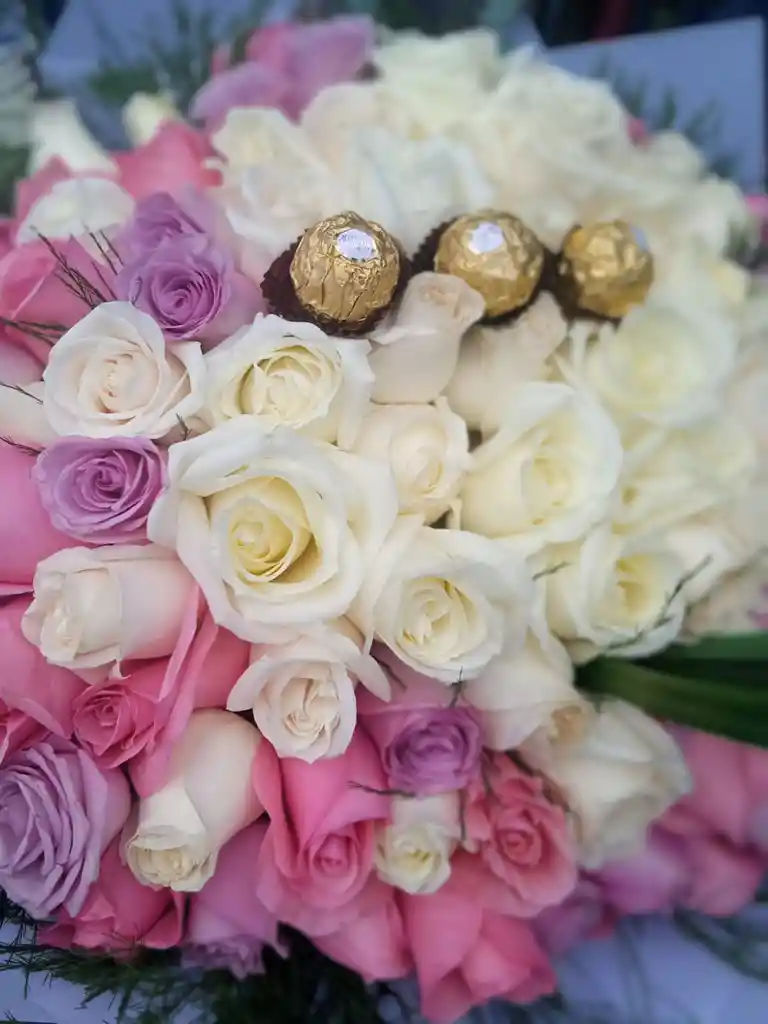 Bouquet Buchón Con 100 💯 Rosas En Tonos Pasteles 🌸🌷