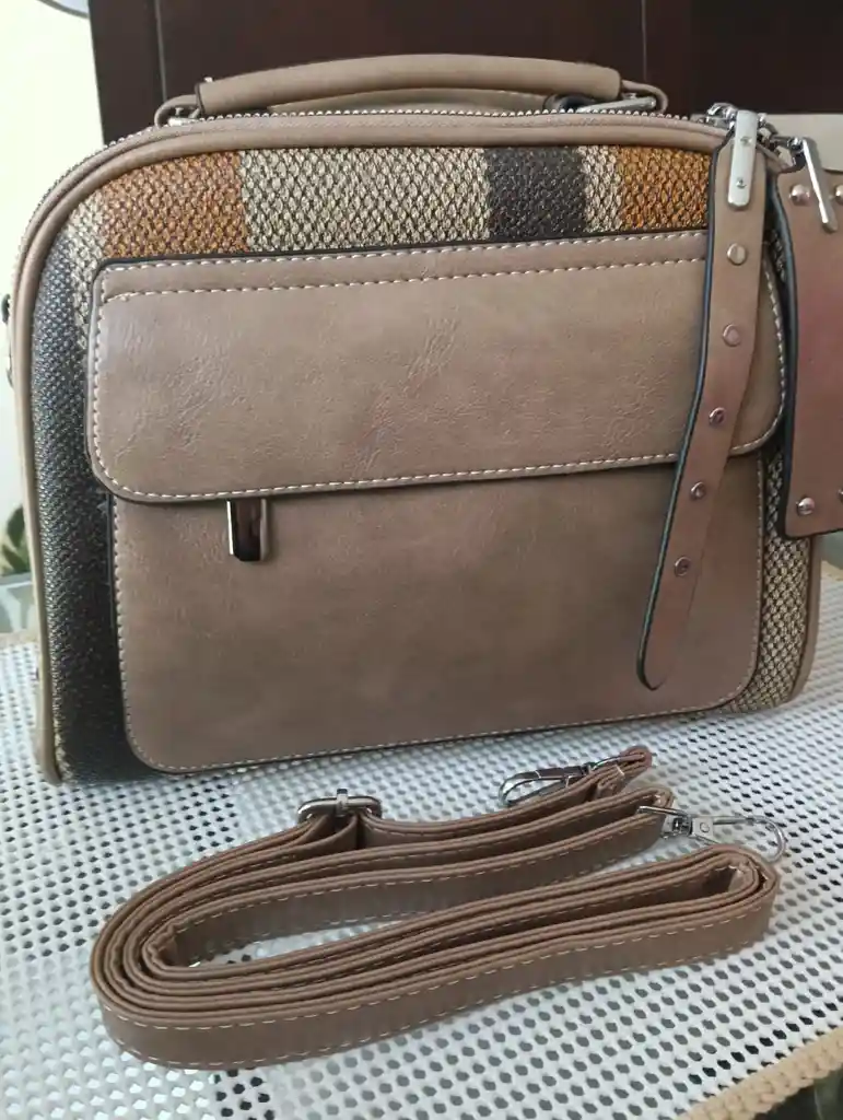 Bolso Cafe En Cuero Sintetico