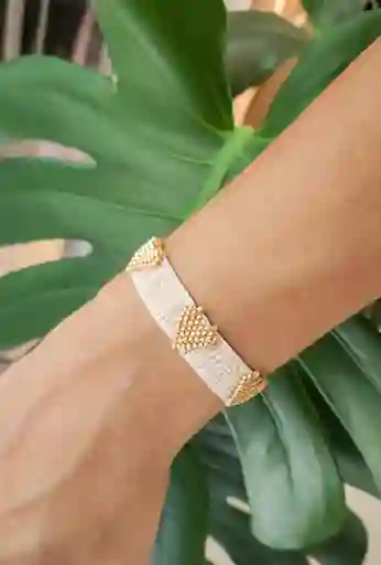 Pulsera Corazones Dorados