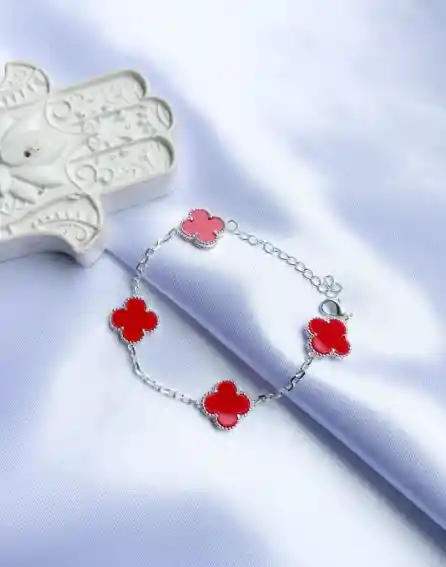 Pulsera Treboles Rojos Plateadas