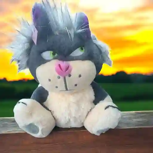 Detalle Peluche Lucifer