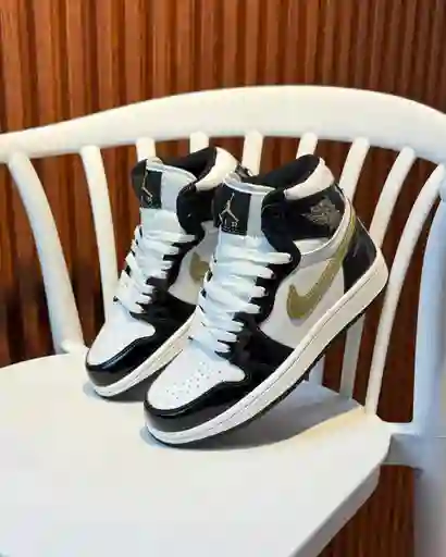 Tenis Jordan R1