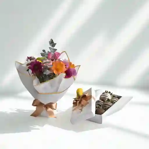 Mini Bouquet De Flores Surtidas + Caja 6 Fresas Premium + Rosa: Duo Florencia