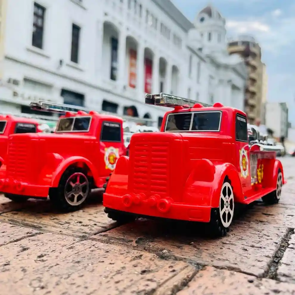 Carro De Bomberos Con Escalera