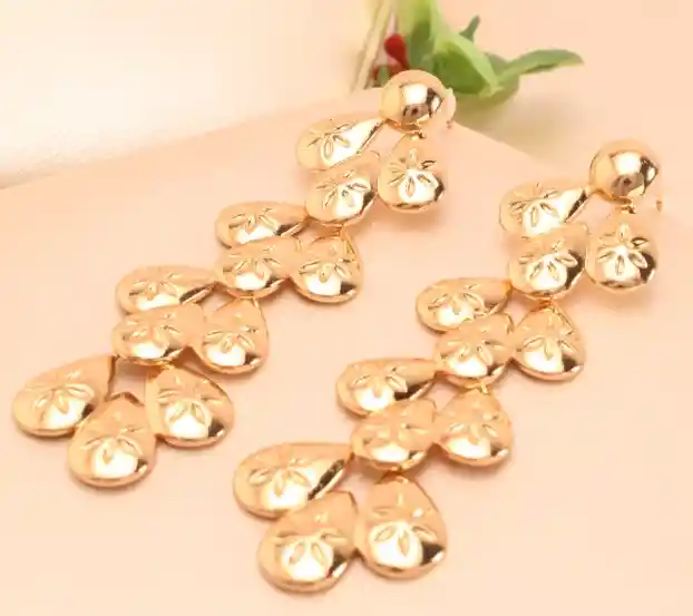 Aretes Hojas Covergold 6,8 Cm