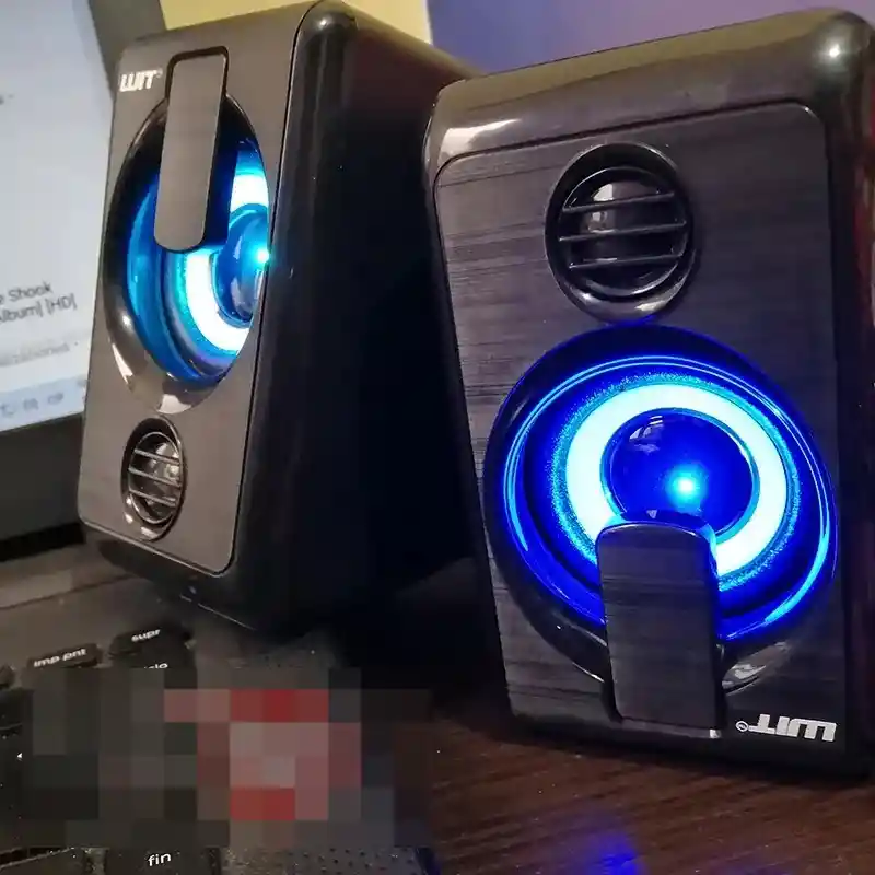 Parlante Bocina Multimedia De Mesa Para Pc- Portátil Wit Pm-90 Usb Led Bafle Auxiliar
