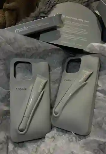 Case Rhode + Lipstick Iphone 16 Pro Max Gris