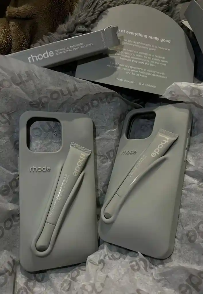 Case Rhode + Lipstick Iphone 16 Pro Max Gris