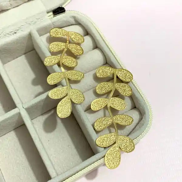 Maxi Aretes Hojas Doradas En Acero