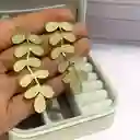 Maxi Aretes Hojas Doradas En Acero