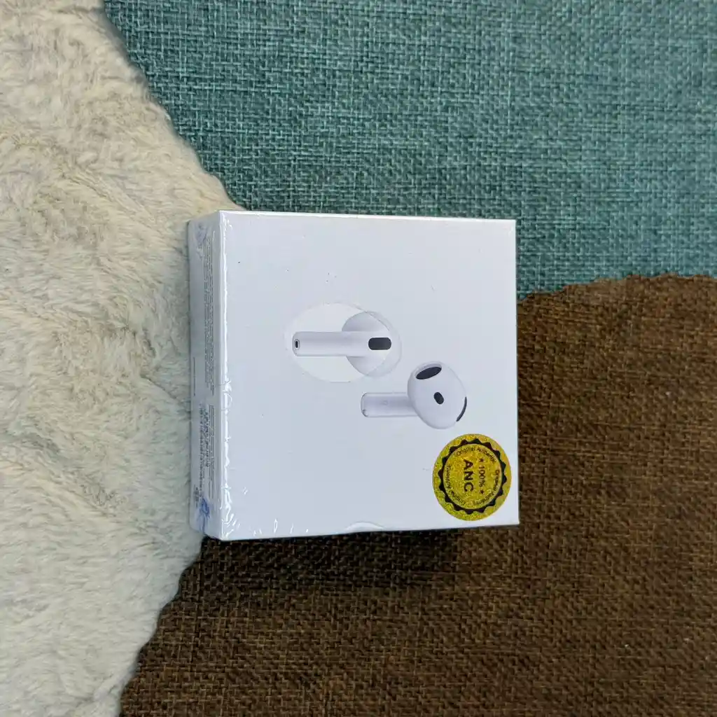 Airpods Serie 4 / Audífonos Inalámbricos / Bluetooth