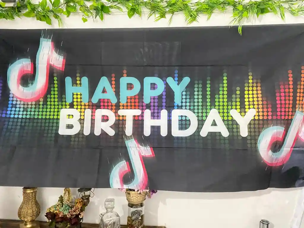 Pendón Happy Birthday