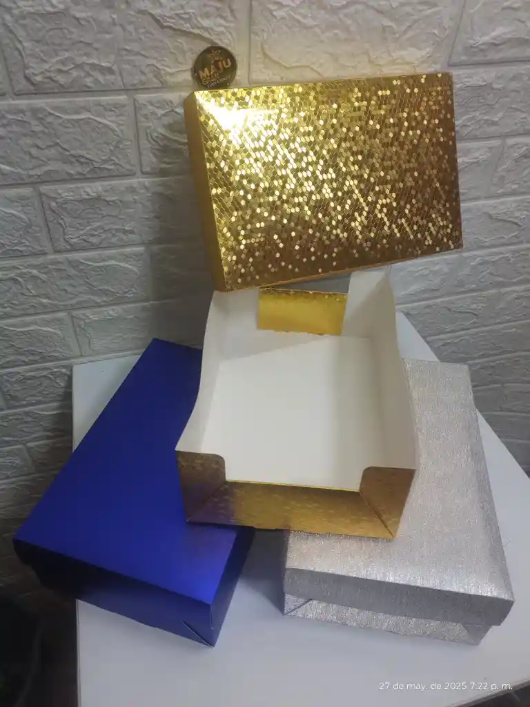 Cajas Metalizadas De 16 Cm ´por 25cm 11cm