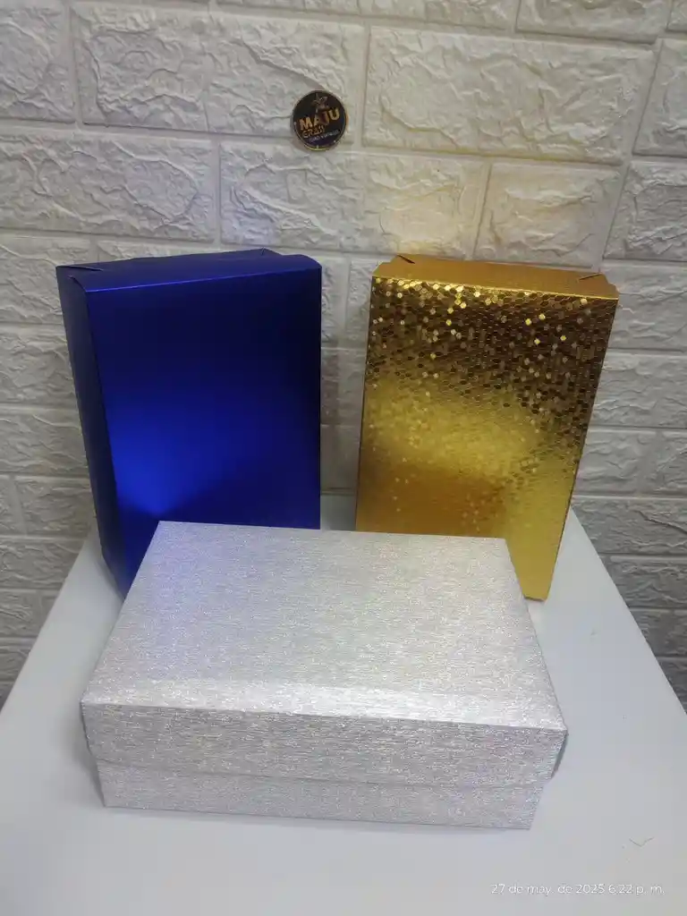 Cajas Metalizadas De 16 Cm ´por 25cm 11cm