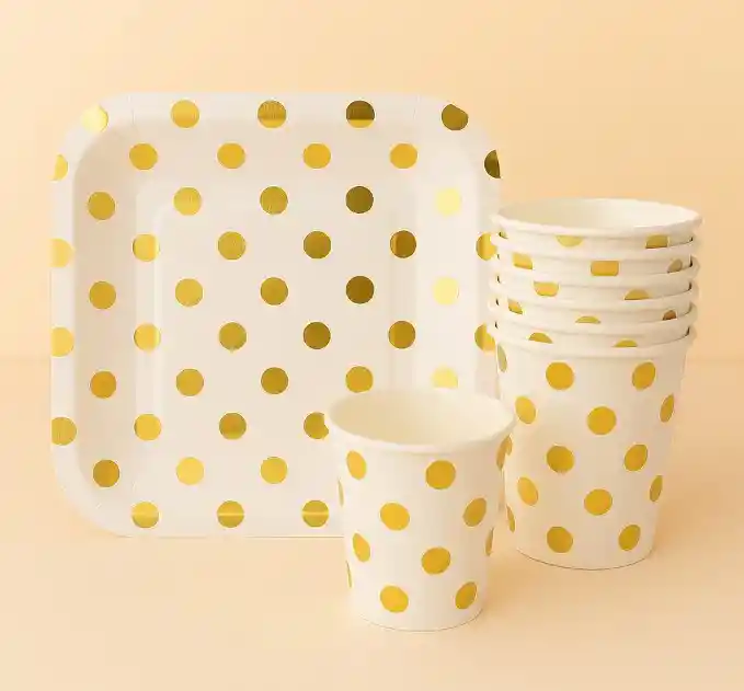 Set De Platos Cuadrados Y Vasos De Carton Con Diseño De Puntos Dorados Paquete X10 Unidades