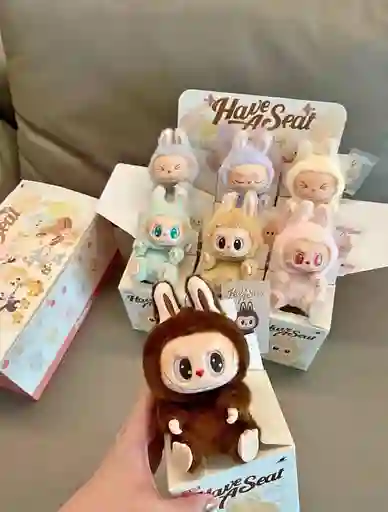 Hermoso Muñeco Llavero Labubu Coleccionable