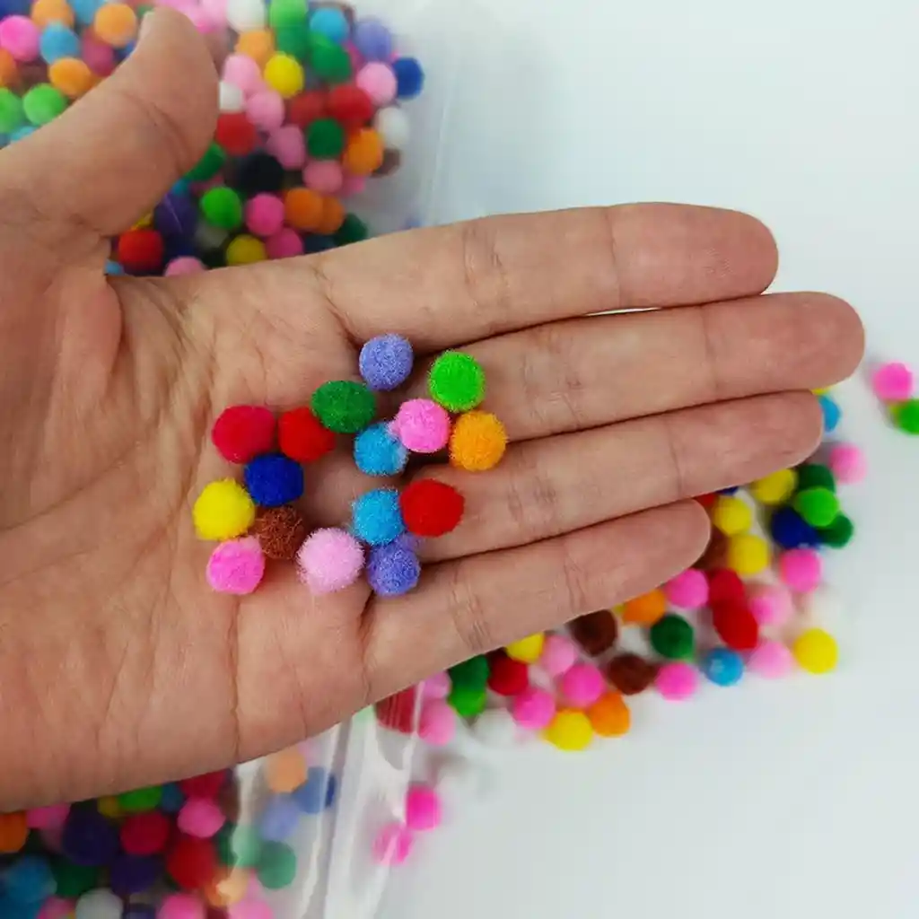 Pompones De Lana Colores Surtidos 2cm De Diámetro X50 Unidades