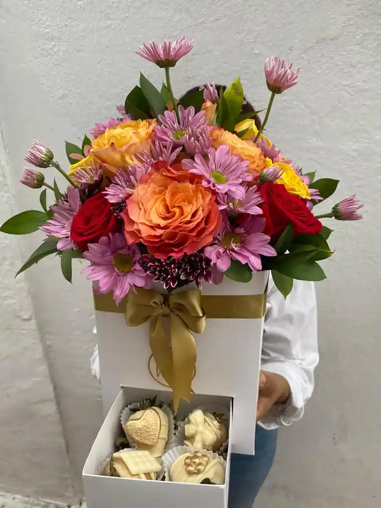 Arreglo Floral Mas 4 Fresas