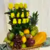 Canasto De Rosas Amarillas Y Frutas