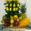 Canasto De Rosas Amarillas Y Frutas