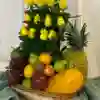 Canasto De Rosas Amarillas Y Frutas
