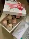 Caja X6 Fresas Cubiertas Con Chocolate Color Pastel