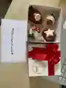 Caja Cuadrada 4 Fresas Con Chocolate