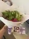 Combo Ramo De Flores Mas Caja De Fesas