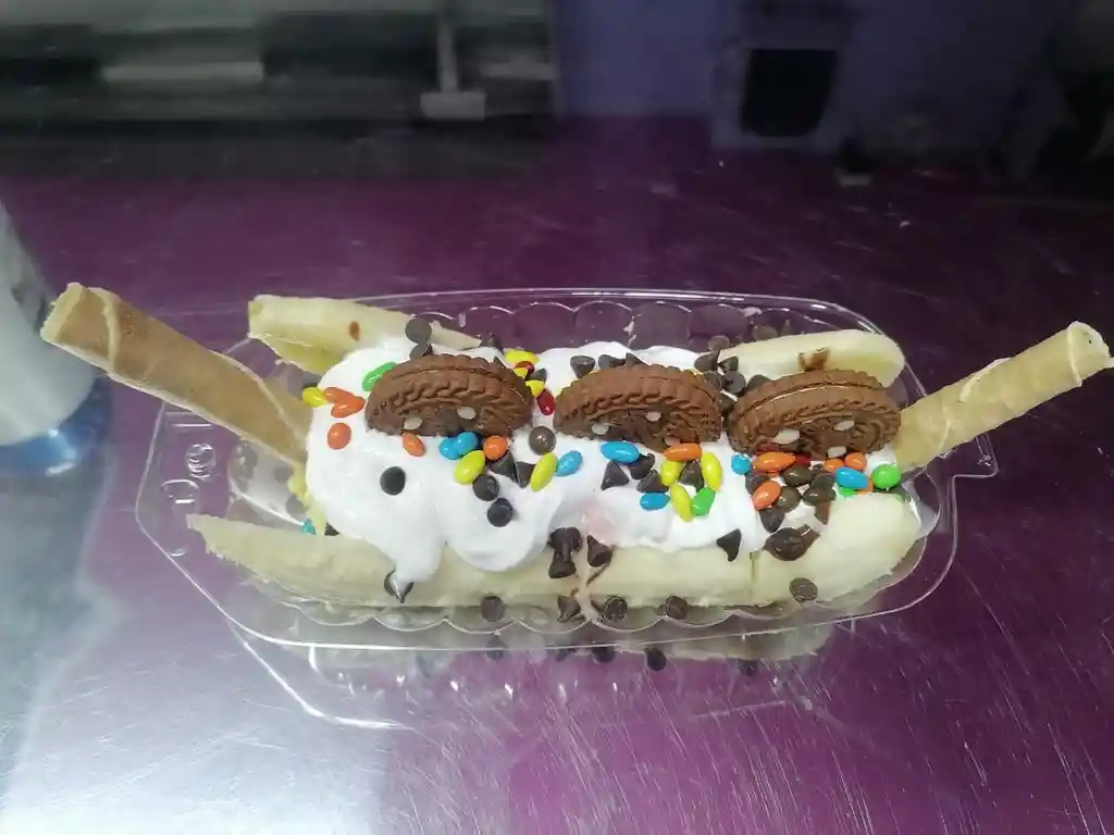 Festival Boat (banana Split)