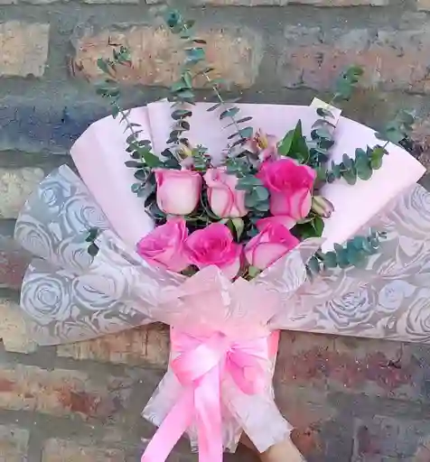 Ramo De Rosas Rosadas