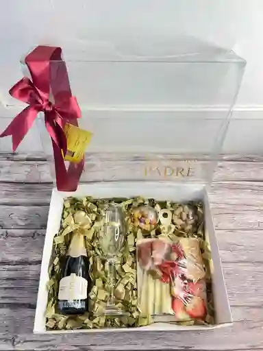 Bandeja Especial💙 Con Champagne Chandon 187 Ml, Copa, Tabla De Queso Pequeña Y Frutos Secos