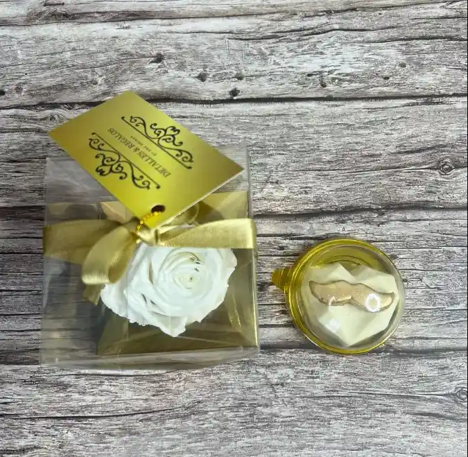 Botón De Rosa Preservada + Chocolate Relleno - Especial Para Hombre