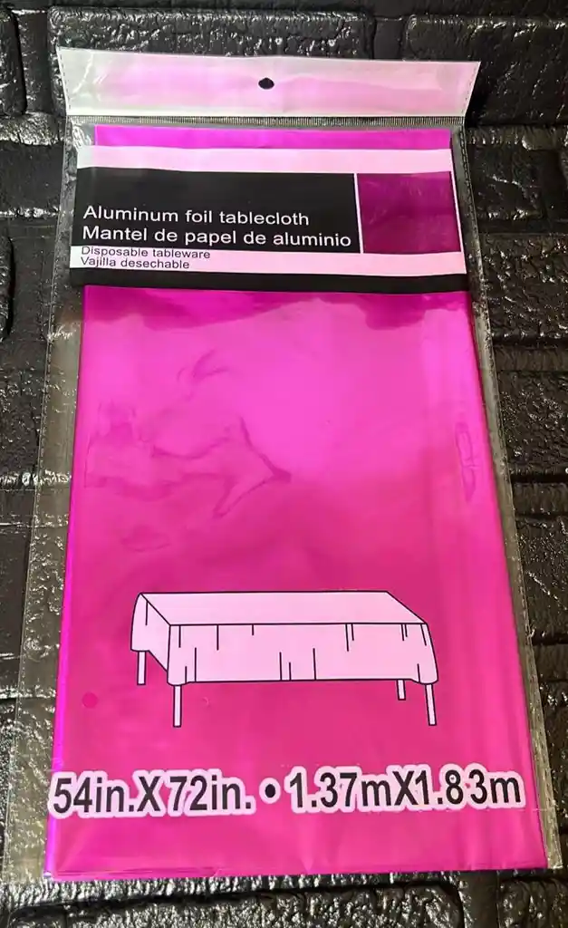Mantel De Mesa Metalizado Fucsia Cumpleaños / Fiesta 1.37m X 1.83m