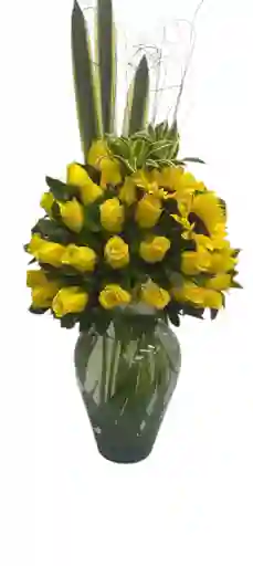 Jarrón En Rosas Amarillas