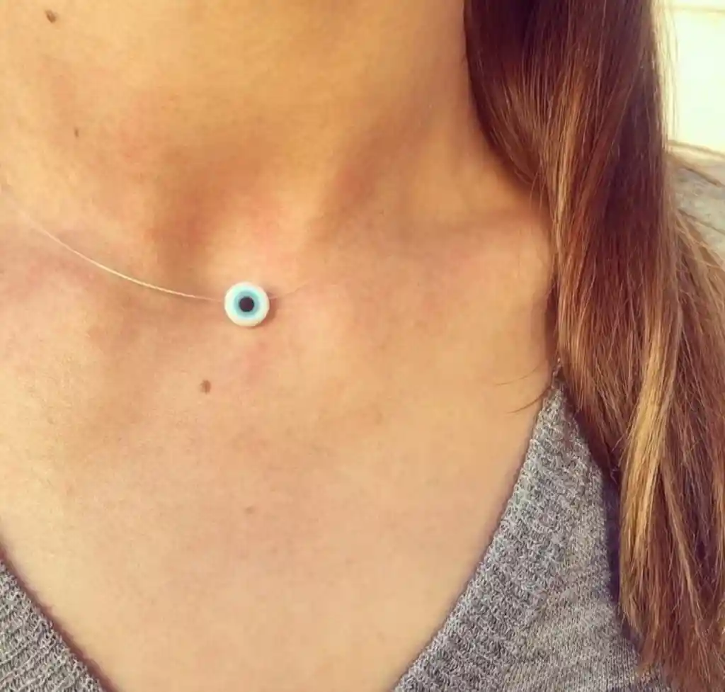 Collar Hilo Invisible Ojo Turco