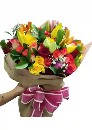 Flores Rosas Y Lirios Tipo Bouquet