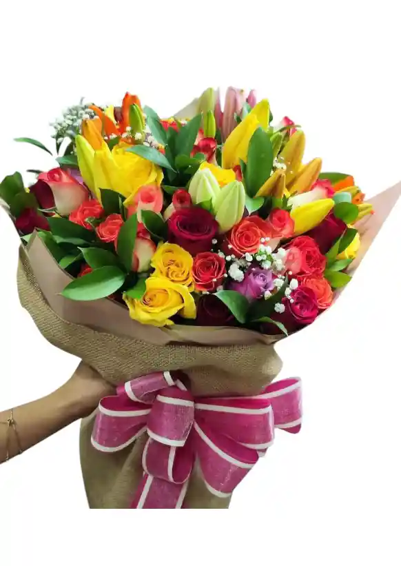Flores Rosas Y Lirios Tipo Bouquet