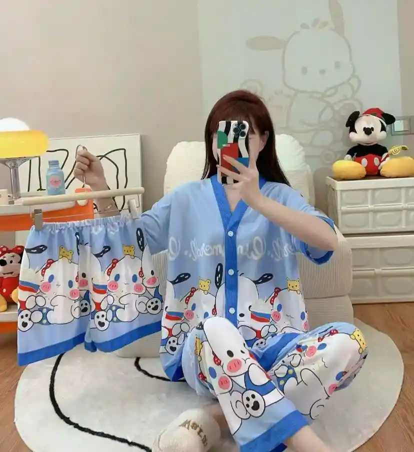 Pijama Tres Piezas Pochacco Y Cinnamoroll Talla Única (camisa Botón + Pantalón + Short)