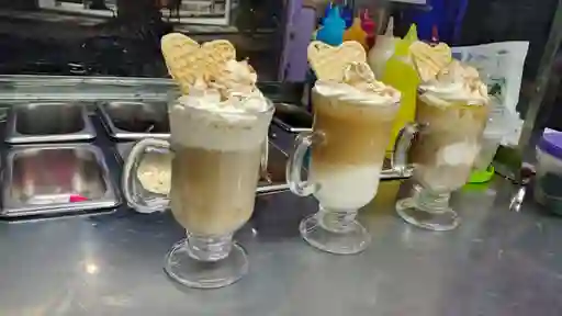 Tinto Con Chantilly