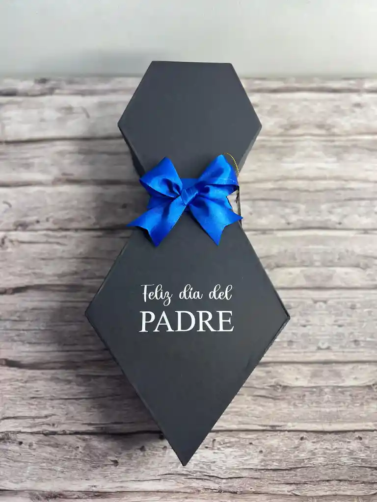 Caja De Lujo Corbata Con Cerveza Coronita Y Fresas Con Chocolate