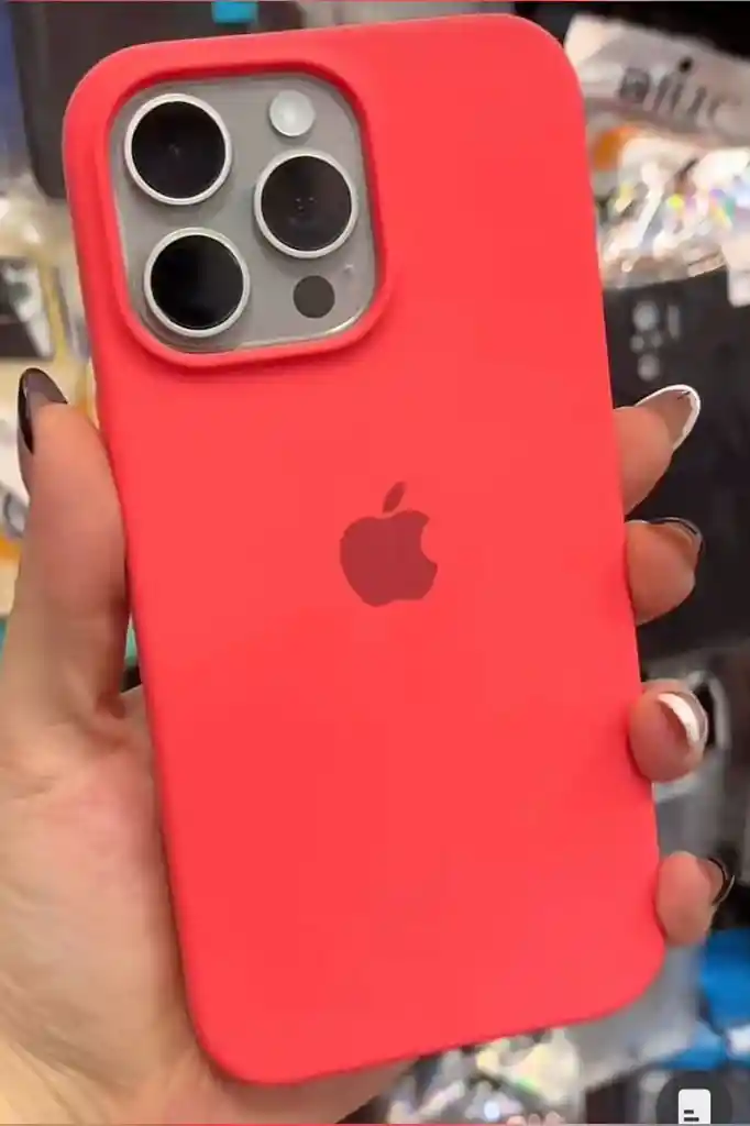 Silicone Case Iphone 15 - Salmon