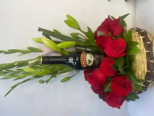 Arreglo Canasta Con Rosa Y Media De Baileys