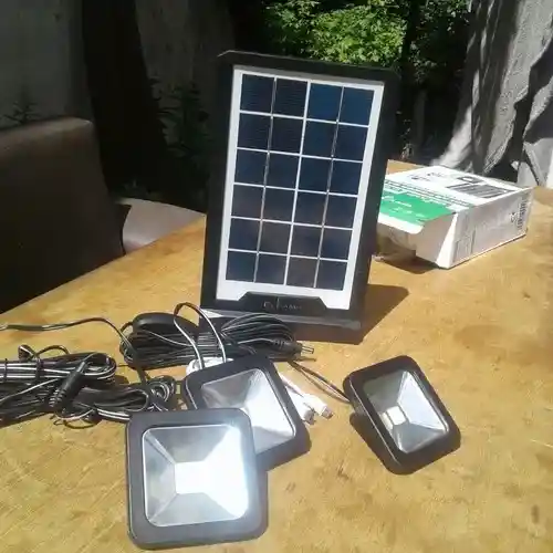 Kit Panel Solar Cl-06a Luz Led + 3 Bombillos Power Bank Portatil