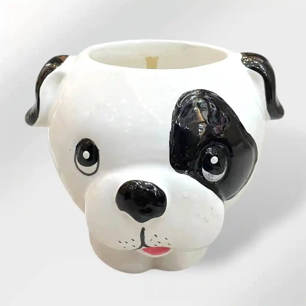 Matera De Perrito Blanco Con Manchas